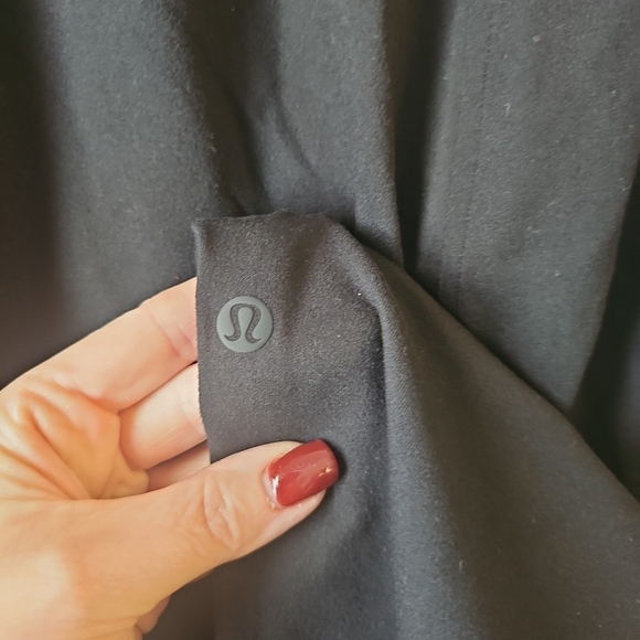 Lululemon on the fly crop joggers black sz 12 WP165 - Picture 4 of 6